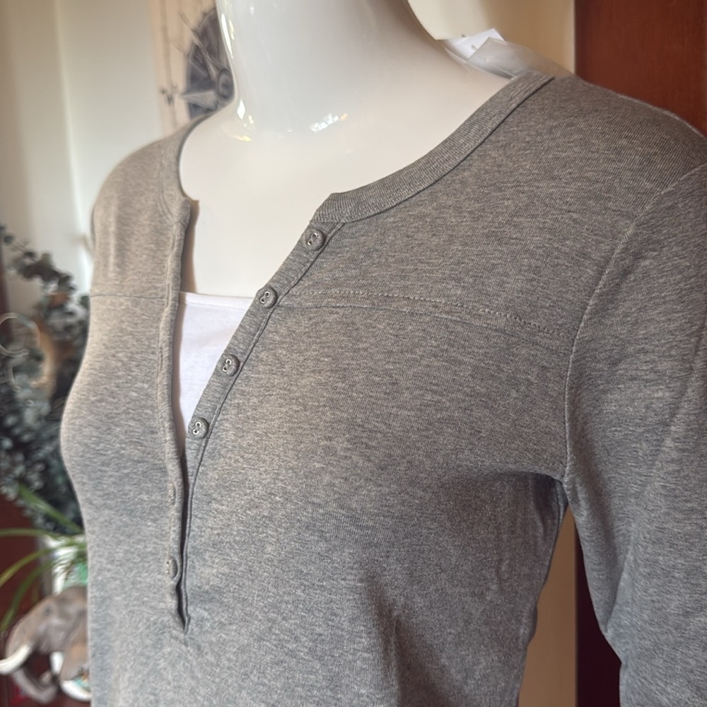 NWT northern reflections size small Gray Women's Henley Top